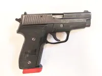 Sig Sauer P 228 9x19 használt maroklőfegyver B1