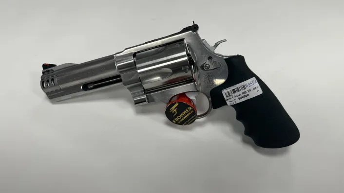 Smith & Wesson M460 XVR Használt maroklő . ,460 SW Mag.