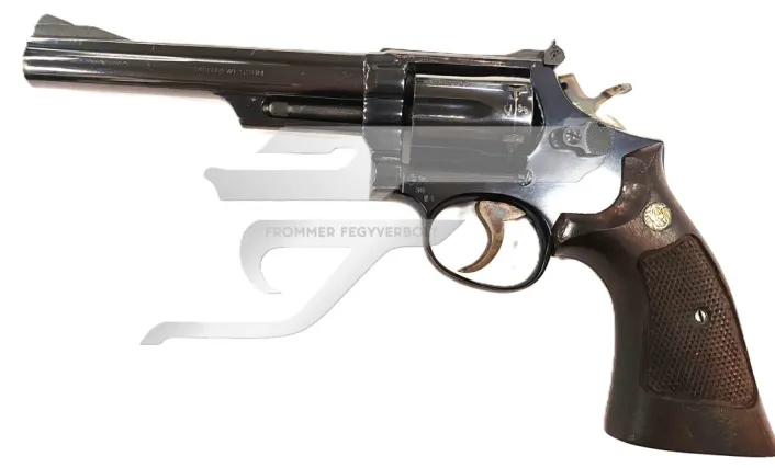 Smith Wesson M19-3 357/38 használt maroklőfegyver B1