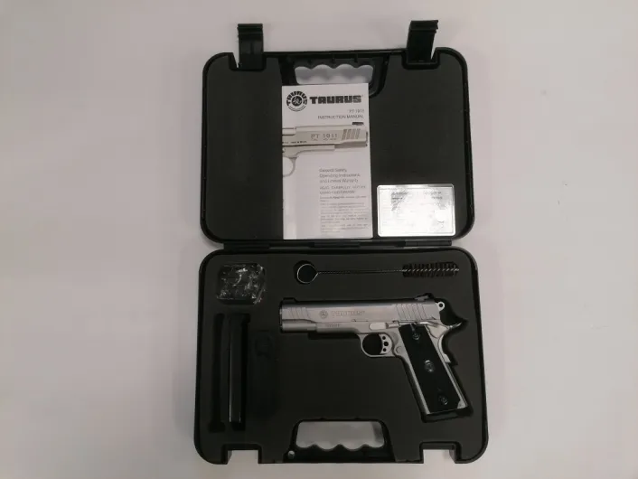 Taurus M1911 Használt maroklőfegyver ,45 . kaliber 45 ACP +1 db tár
