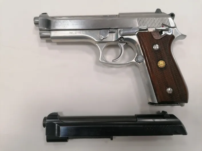 Taurus PT92 AFS 9x19 Használt maroklő. ,+Taurus PT92/99/100 Váltócső 22 LR