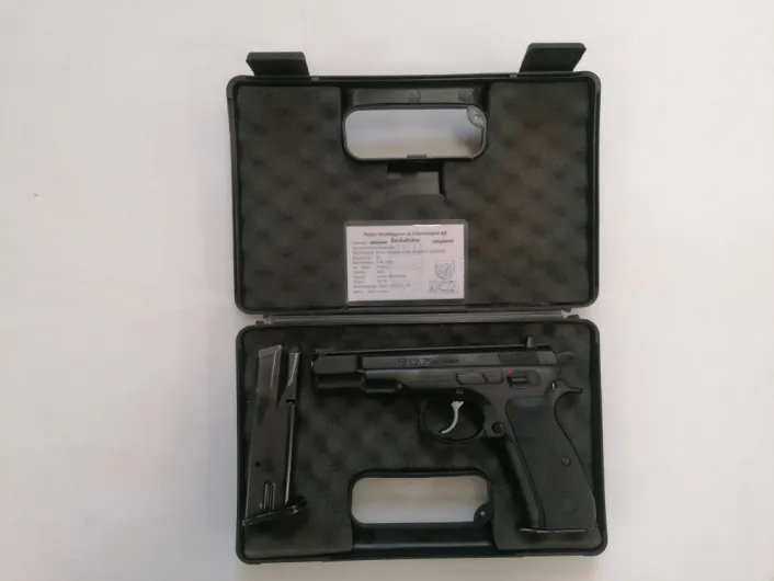CZ 75 9x19 Használt Maroklőfegyver . B1 Kategória (2027)