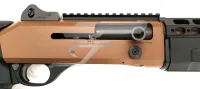 Benelli M4 T-PRO Brown 12/76 kal. 18,5" cső, betolható válltámasz pisztolymark.
