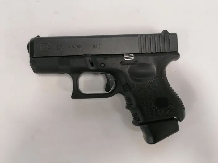 Glock 26 9X19 használt maroklőfegyver B1 (2028) 4db tárral, övtokkal